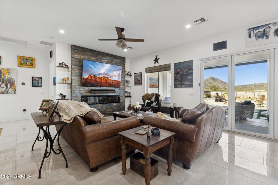 19-web-or-mls-6786-w-palomino-wy 19-web-or-mls-6786-w-palomino-wy