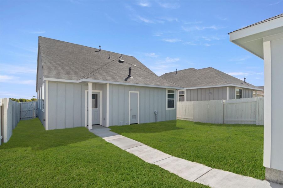 Front exterior of a new home in Casetta Ranch, Kyle, TX, highlighting curb appeal (Image 2). Front exterior of a new home in Casetta Ranch, Kyle, TX, highlighting curb appeal (Image 2).