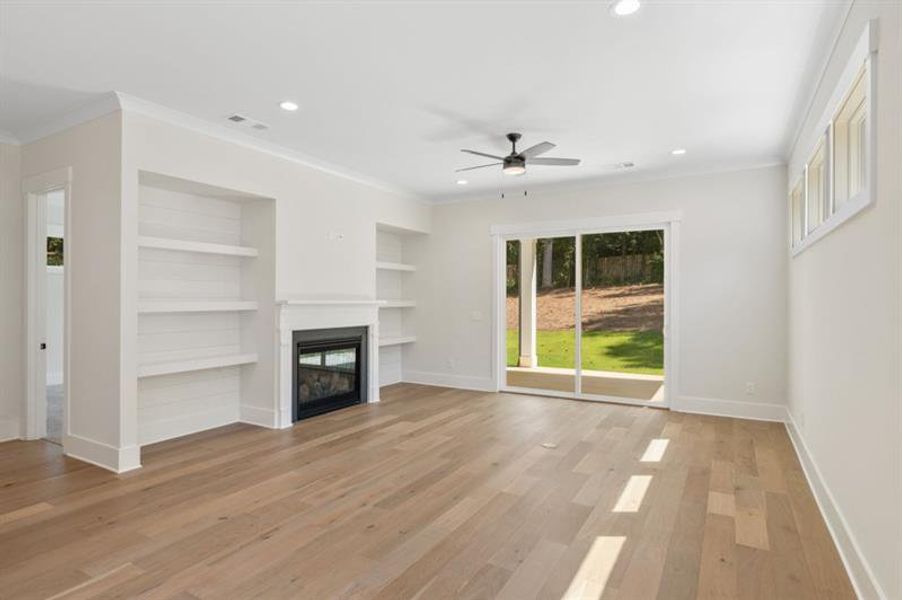 Spacious, unfurnished interior of a new home in Arden on Lanier, Cumming (Image 14).