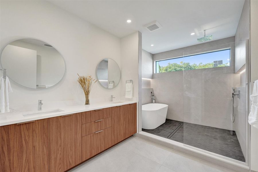 Furnished interior view inside a new home in , Fort Lauderdale (Image 8). Furnished interior view inside a new home in , Fort Lauderdale (Image 8).