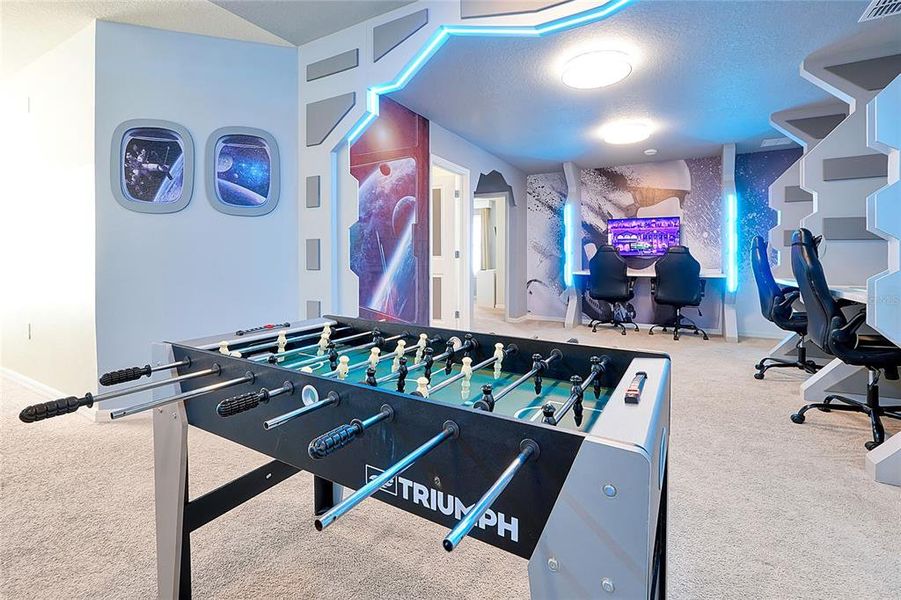 Community amenities in Windsor Island Resort, Davenport (Image 58).