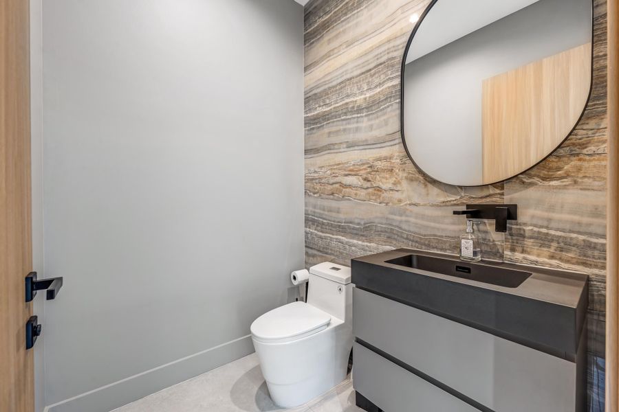 POWDER ROOM