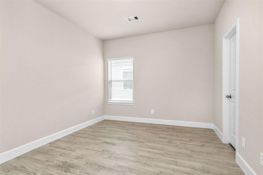 Spacious, unfurnished interior of a new home in , Willis (Image 36).