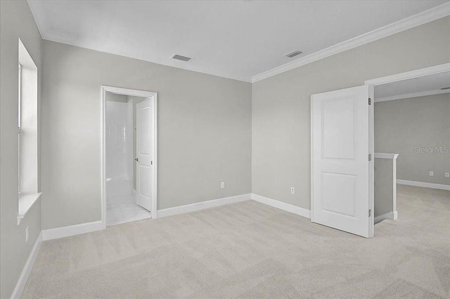 Spacious, unfurnished interior of a new home in , Sarasota (Image 38).