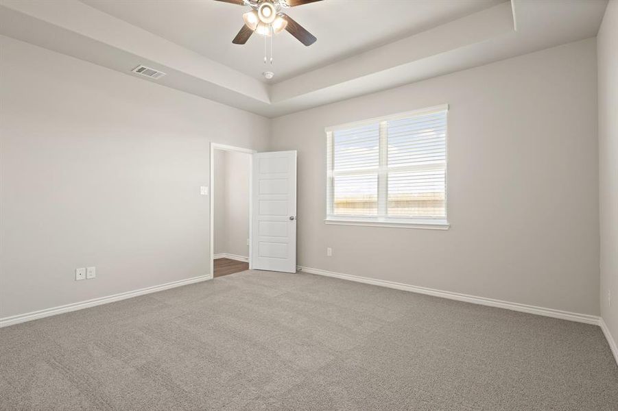 Spacious, unfurnished interior of a new home in Rocky Creek Crossing, Fort Worth (Image 14). Spacious, unfurnished interior of a new home in Rocky Creek Crossing, Fort Worth (Image 14).