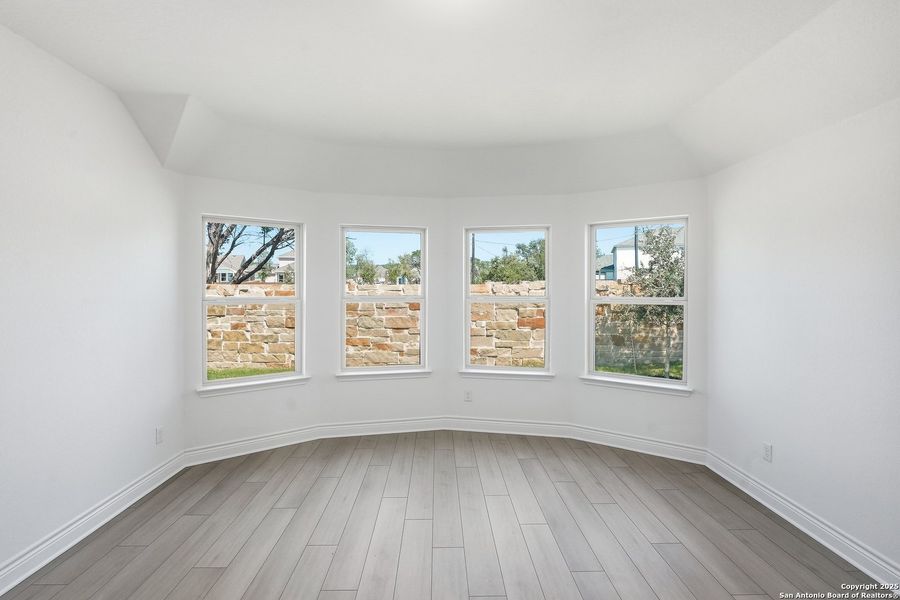 Spacious, unfurnished interior of a new home in Davis Ranch, San Antonio (Image 21). Spacious, unfurnished interior of a new home in Davis Ranch, San Antonio (Image 21).