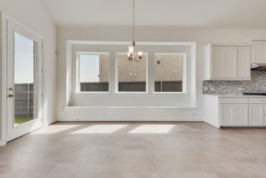 Spacious, unfurnished interior of a new home in Prairie Ridge, Midlothian (Image 12).