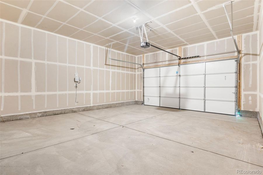 Image 21 of a home in Painted Prairie.