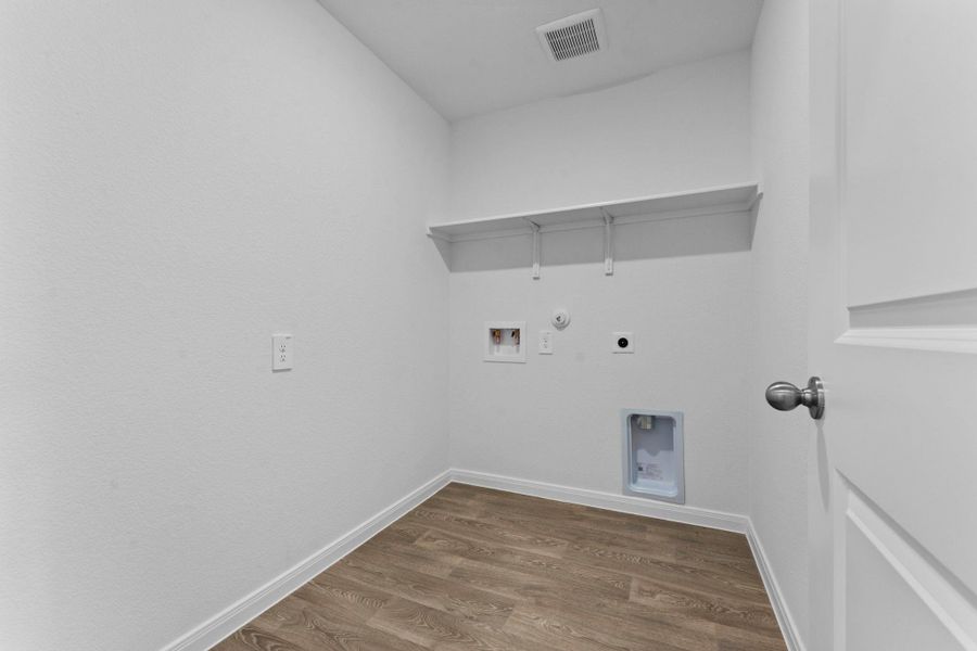 Spacious, unfurnished interior of a new home in Trace, San Marcos (Image 15).