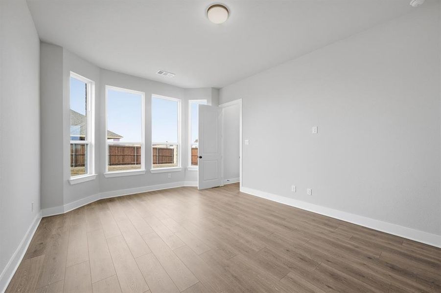 Spacious, unfurnished interior of a new home in Cambridge Crossing, Celina (Image 22).