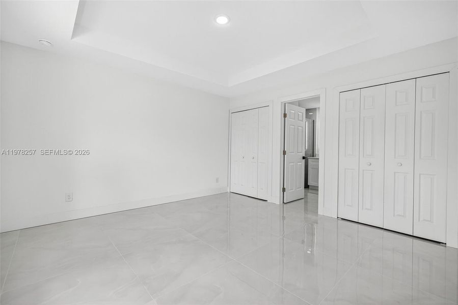 Spacious, unfurnished interior of a new home in , Lehigh Acres (Image 15).