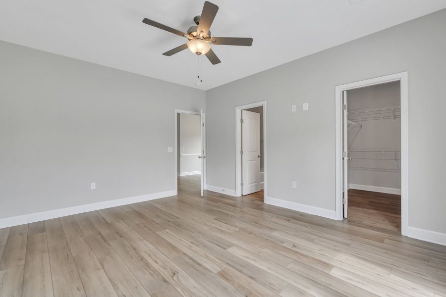 Hatteras – Primary Bedroom with WIC and Standard Ceiling