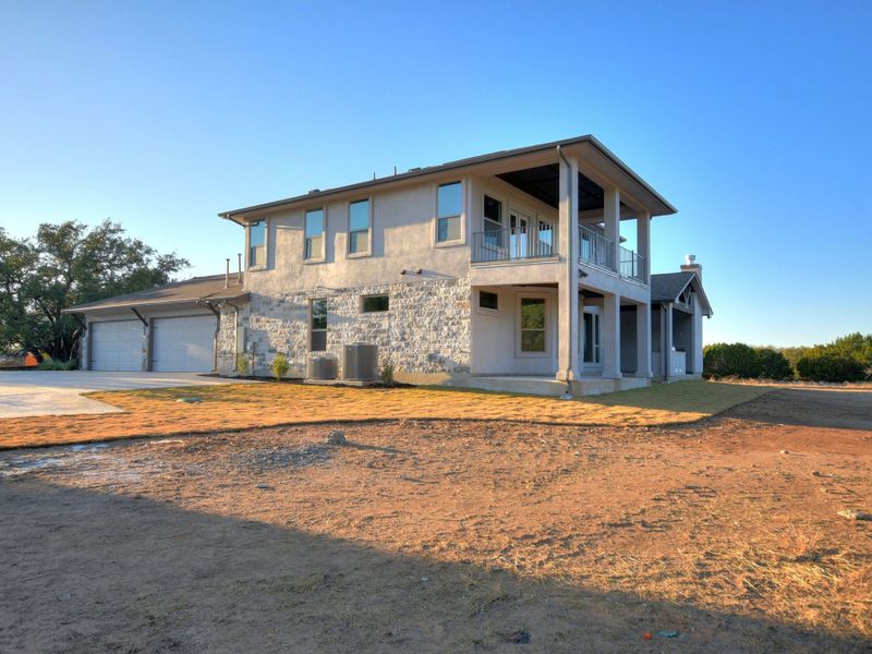 Representative exterior details of a home built from the Santa Barbara II by Giddens Homes in Scofield Farms Estates, Georgetown (Image 41).