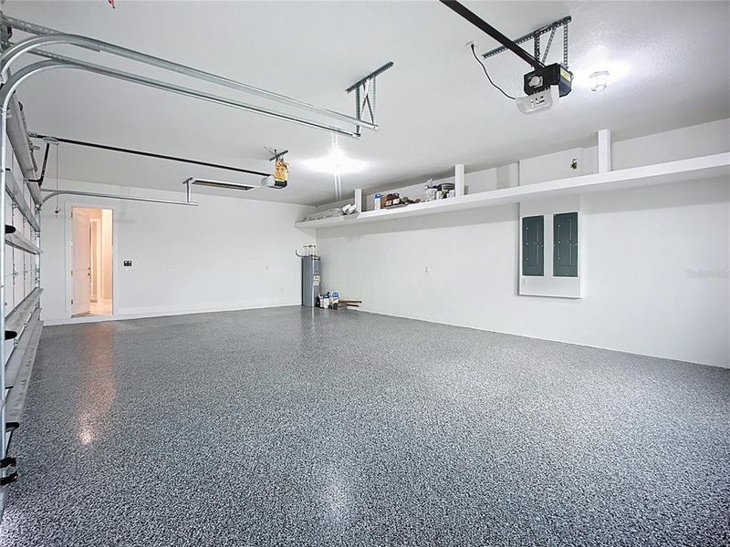 Spacious, unfurnished interior of a new home in Hampton Lakes, Sarasota (Image 43). Spacious, unfurnished interior of a new home in Hampton Lakes, Sarasota (Image 43).