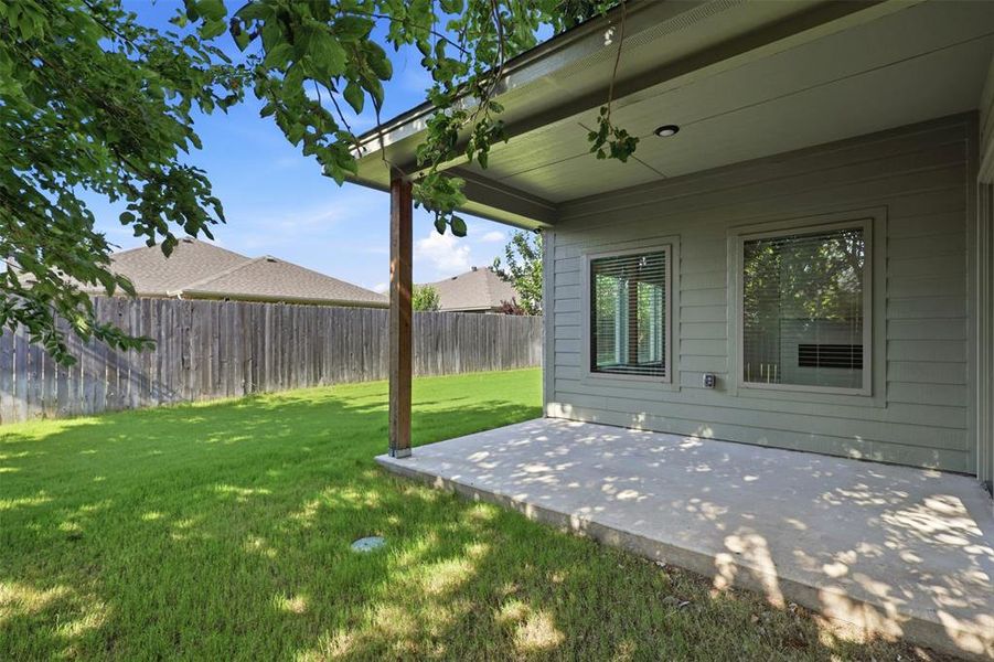 Exterior details and patio area of a home in , Saginaw (Image 3).