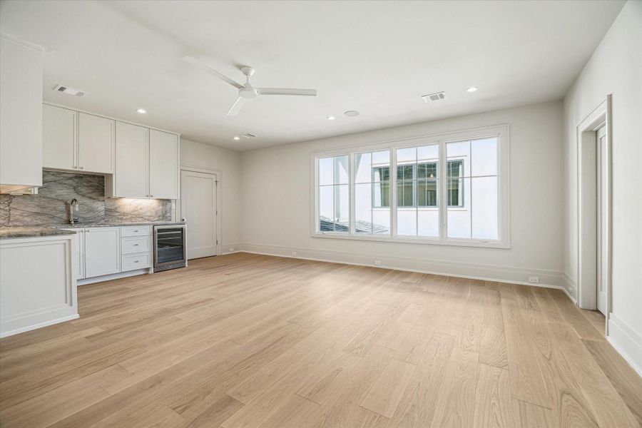 Spacious, unfurnished interior of a new home in , Houston (Image 23).
