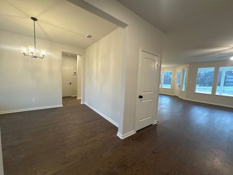 Spacious, unfurnished interior of a new home in Terra Escalante, Blue Ridge (Image 8).