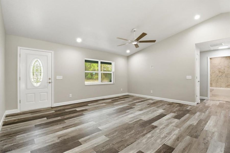Spacious, unfurnished interior of a new home in , Dunnellon (Image 29). Spacious, unfurnished interior of a new home in , Dunnellon (Image 29).