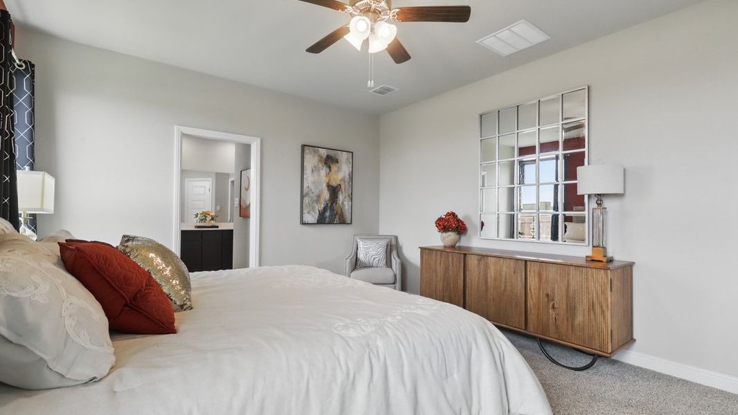 Furnished interior view inside a new home in Legado, Cleburne (Image 23).