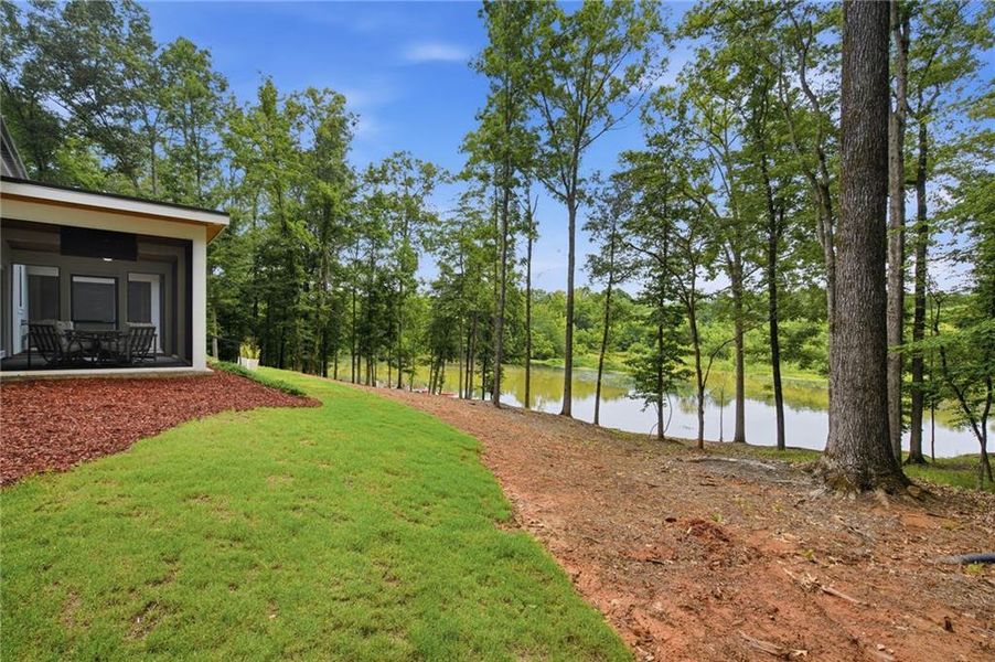 Exterior details and patio area of a home in , Eatonton (Image 33).