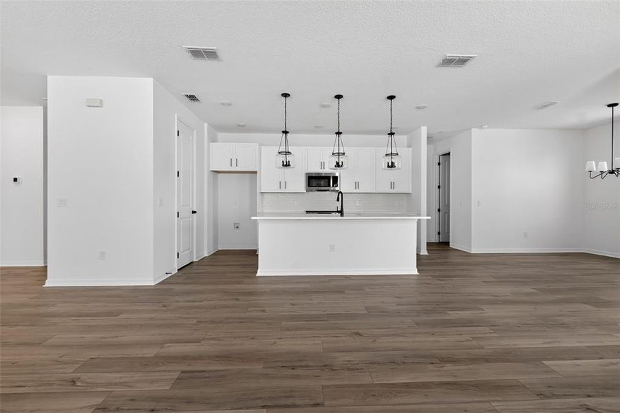 Spacious, unfurnished interior of a new home in Trailside, Mount Dora (Image 18).