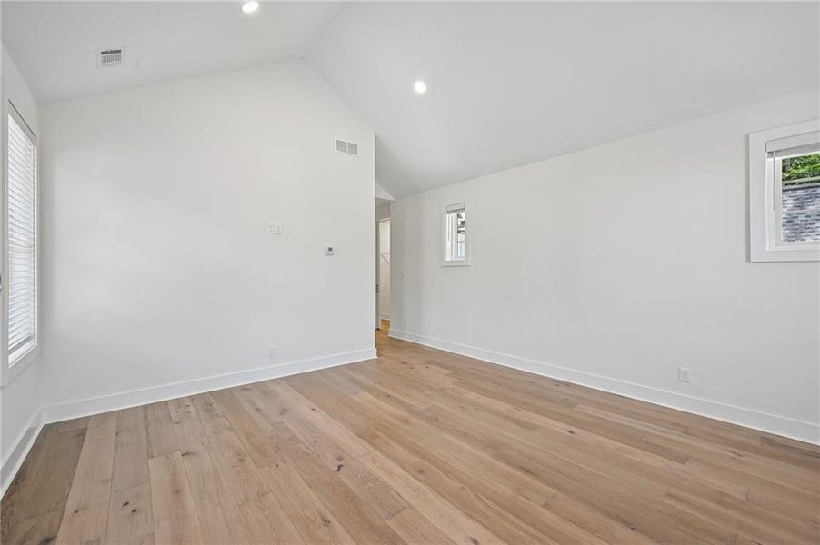 Spacious, unfurnished interior of a new home in , Alpharetta (Image 69). Spacious, unfurnished interior of a new home in , Alpharetta (Image 69).