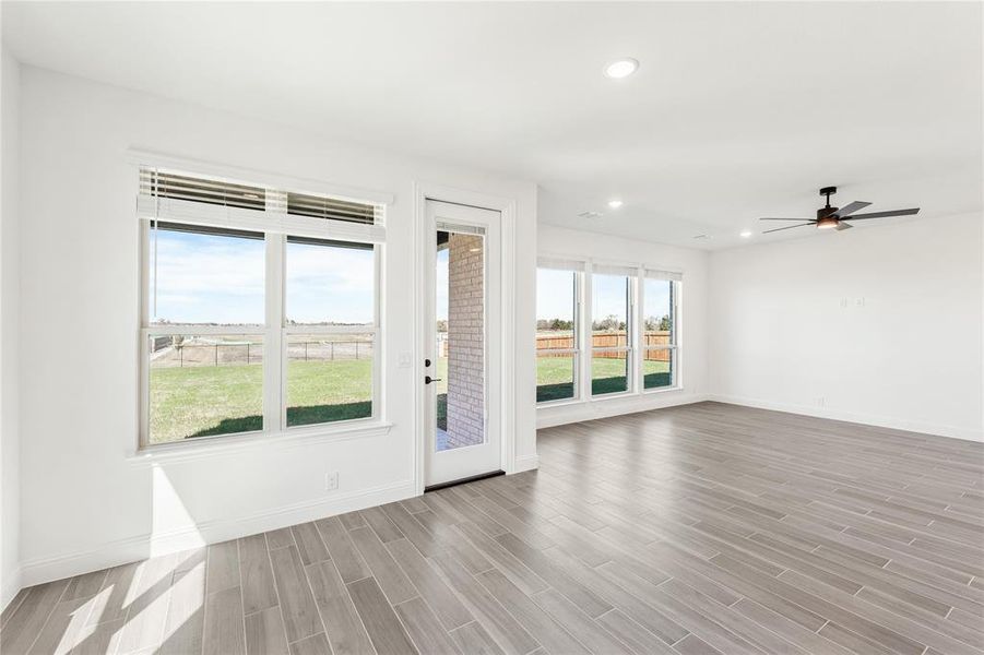 Spacious, unfurnished interior of a new home in Glenbrook, Red Oak (Image 18).