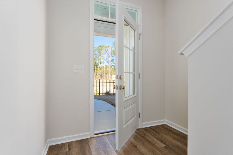 Spacious, unfurnished interior of a new home in River Tide Farms, Bolivia (Image 20).