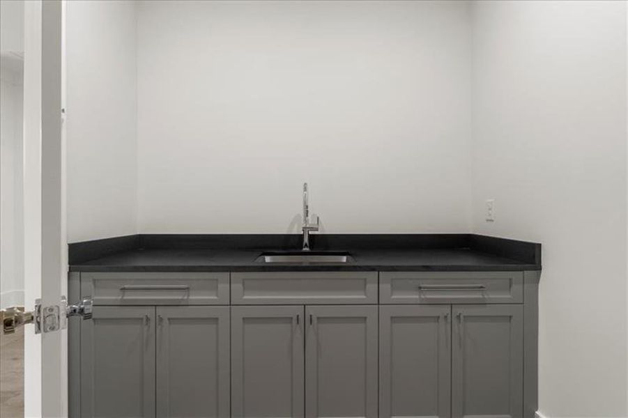 Furnished interior view inside a new home in , Atlanta (Image 52).