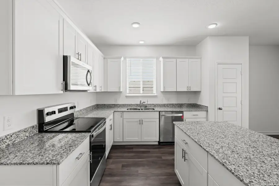 Furnished interior view inside a new home in Cinco Lakes, San Antonio (Image 11).