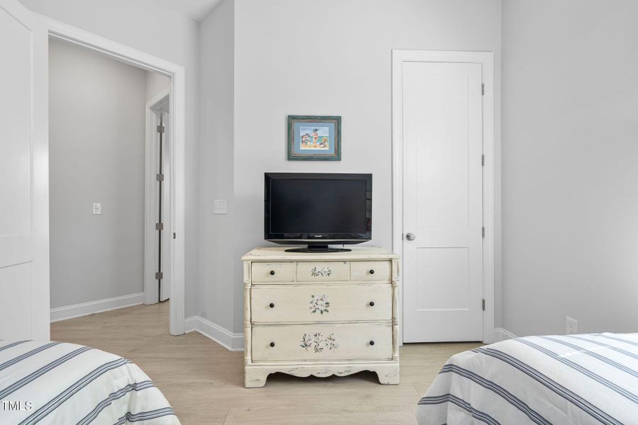 42-web-or-mls-321-falls-village-dr