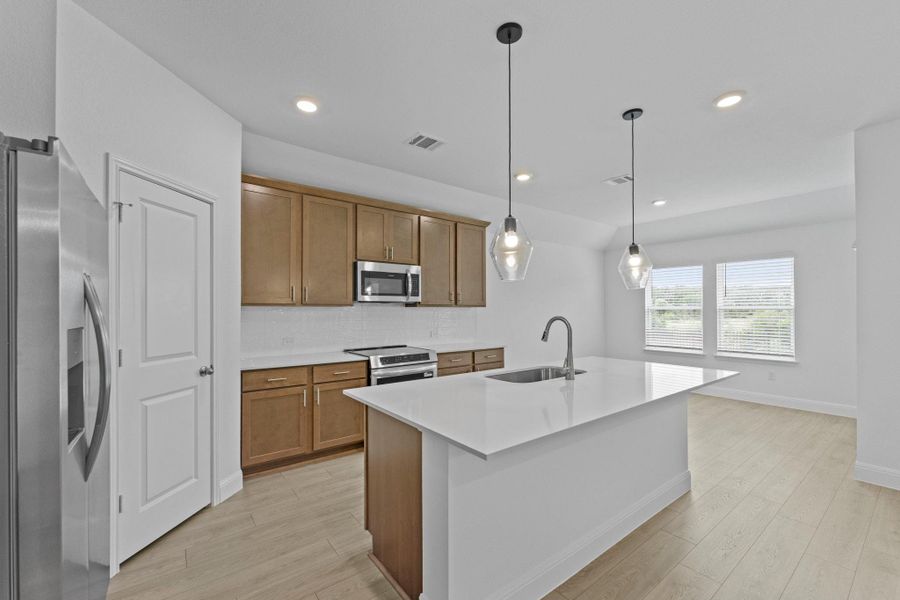 Furnished interior view inside a new home in Riverview, Georgetown (Image 8).