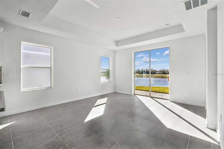 Spacious, unfurnished interior of a new home in Southpointe, Palmetto (Image 15).