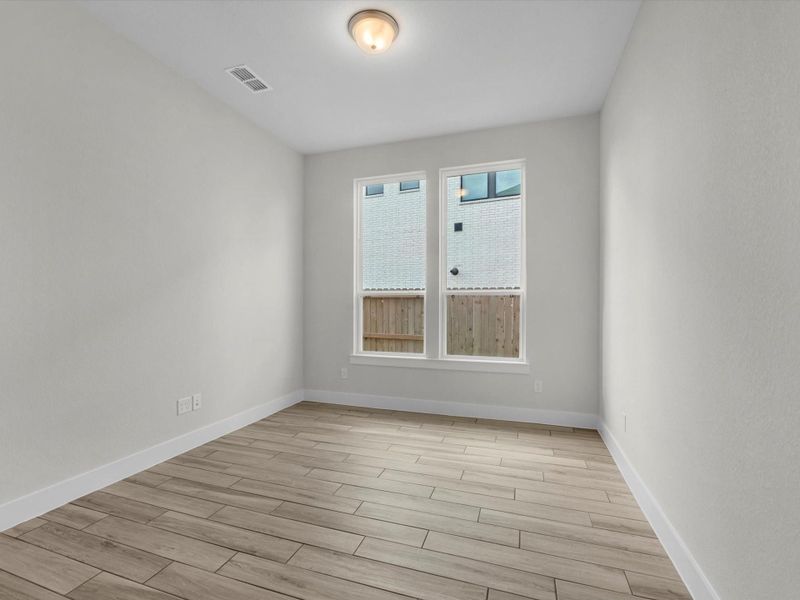 Spacious, unfurnished interior of a new home in Cross Creek Ranch 65′, Fulshear (Image 12).