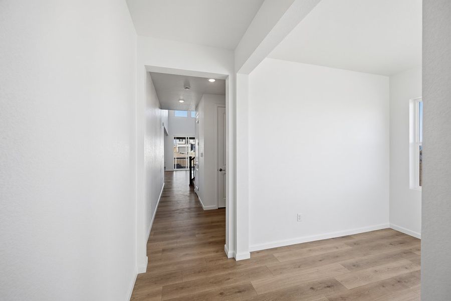 Spacious, unfurnished interior of a new home in Trailstone, Arvada (Image 16).