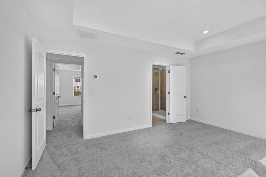 Spacious, unfurnished interior of a new home in Rosewood Farm, Lawrenceville (Image 23).