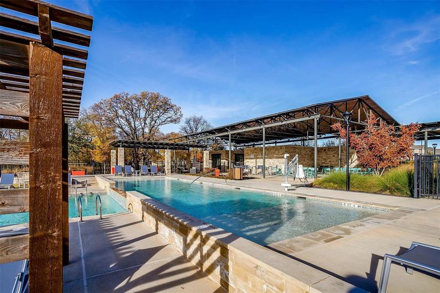 Community amenities in Prairie Oaks, Oak Point (Image 35).