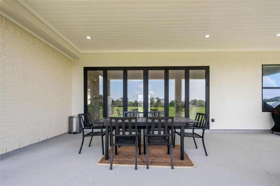 Exterior details and patio area of a home in , Baytown (Image 4).