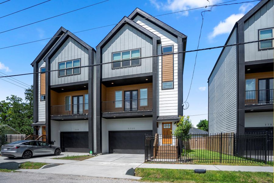 3705 Cortlandt Street is the perfect home for you! Make sure to schedule your showing today!