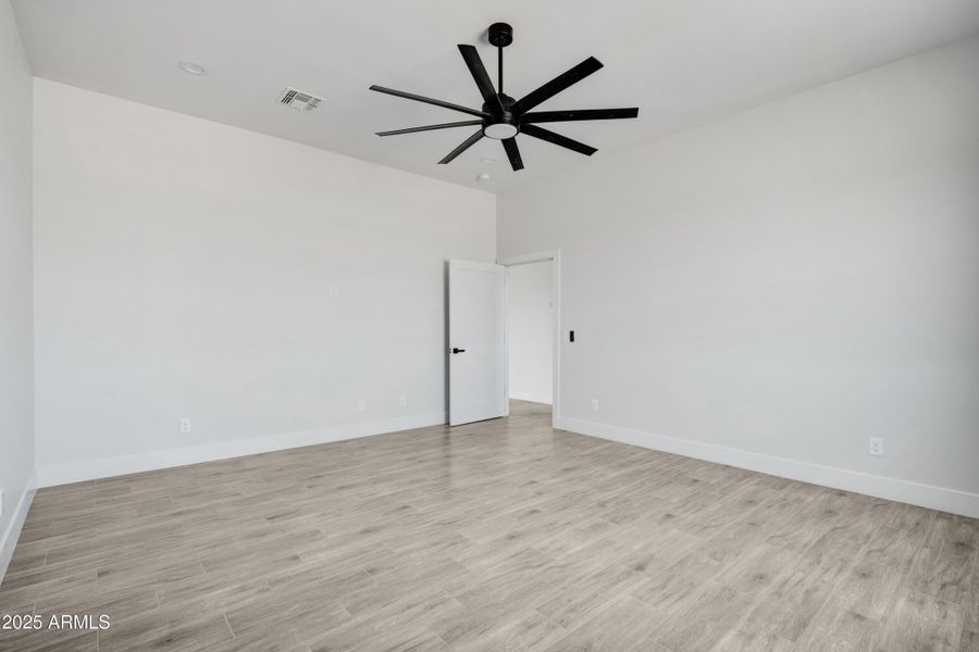 Listing Pictures -49