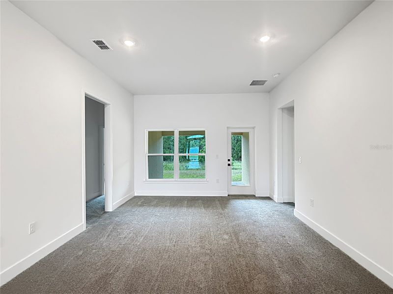 Spacious, unfurnished interior of a new home in Harmony Central, St. Cloud (Image 10).
