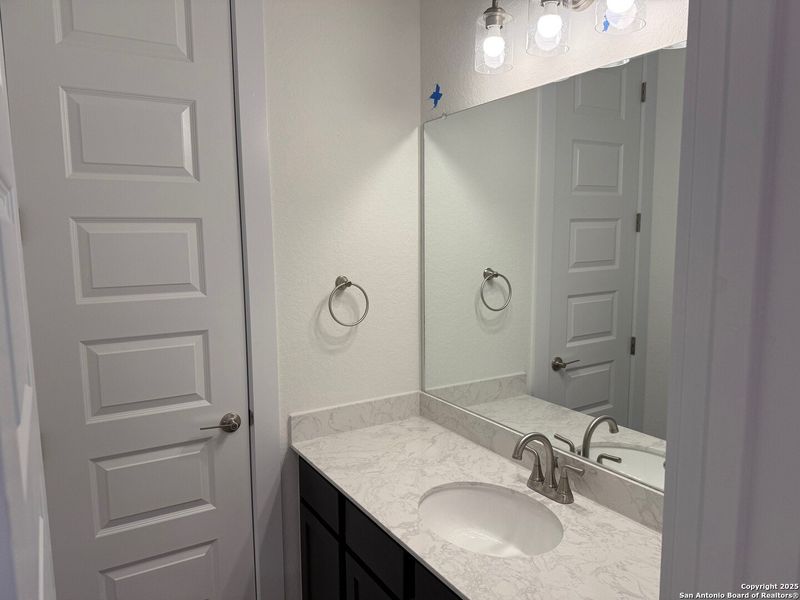 Furnished interior view inside a new home in Mesa Western, Cibolo (Image 7).