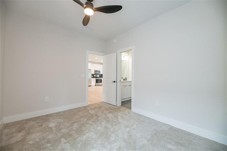 Spacious, unfurnished interior of a new home in , Atlanta (Image 13).