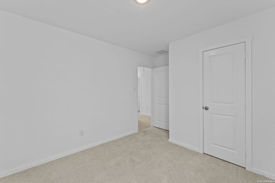 Spacious, unfurnished interior of a new home in Higdon Crossing, San Antonio (Image 24).