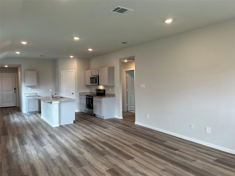 Image 6 of a home in Cornerstone.