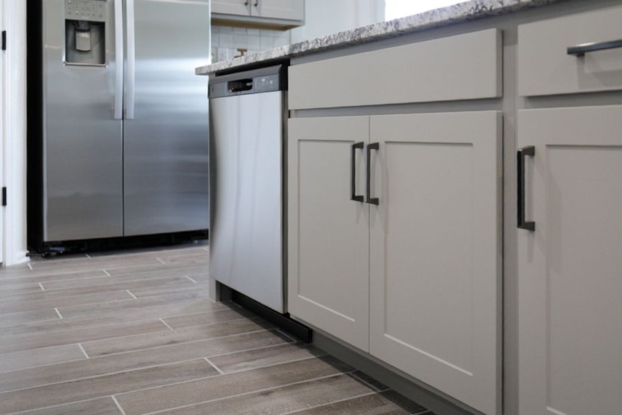 Kitchen with Artisan Collection finishes. Finishes may vary, see Sales Counselor for details.