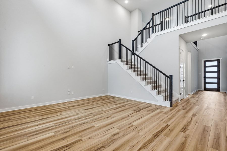 Spacious, unfurnished interior of a new home in Wolf Ranch, Georgetown (Image 24).