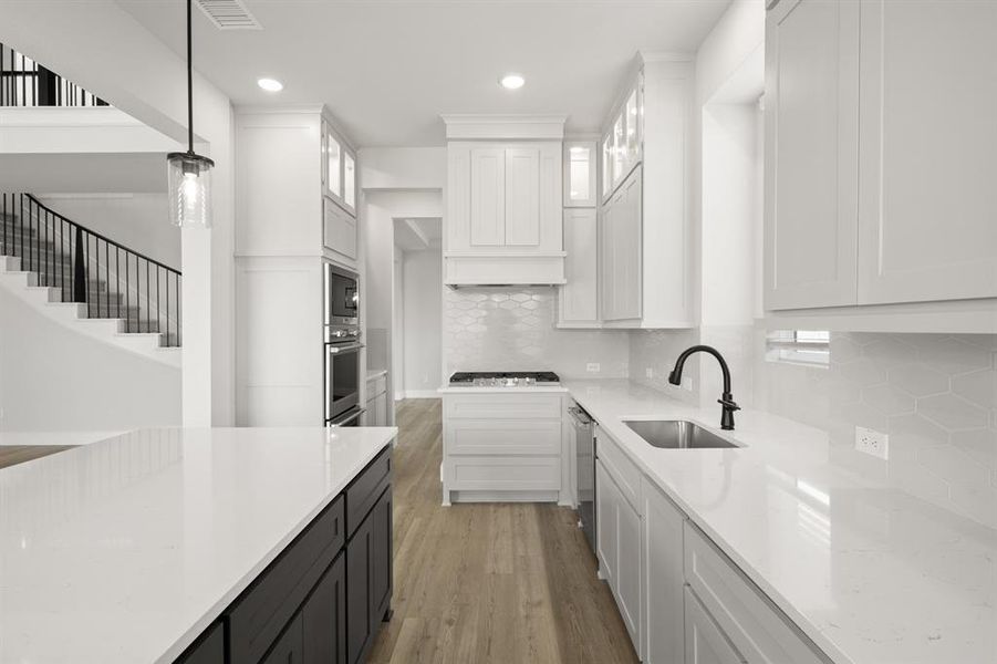 2215 Pelican- Kitchen-3 2215 Pelican- Kitchen-3