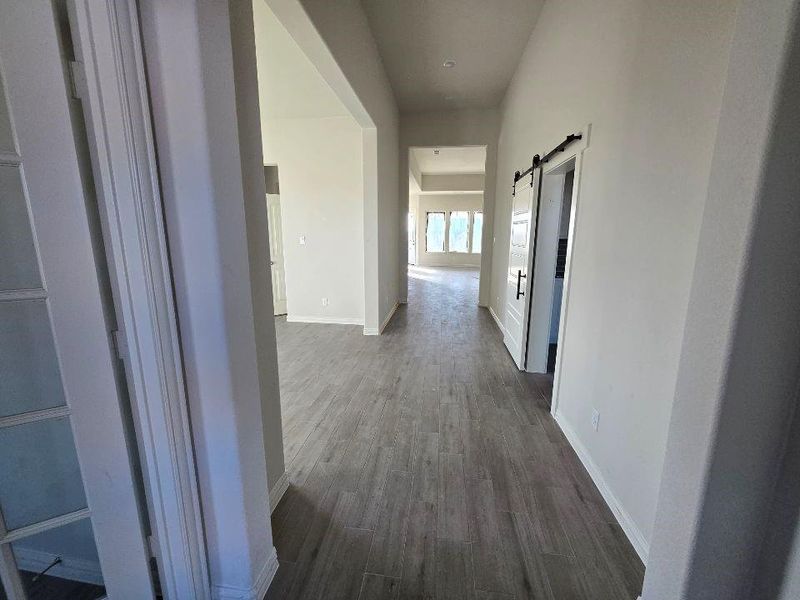 Spacious, unfurnished interior of a new home in Hillview Addition, Decatur (Image 9).