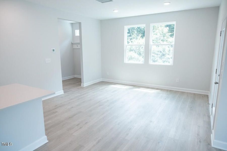 Spacious, unfurnished interior of a new home in Gregory Village, Lillington (Image 79).